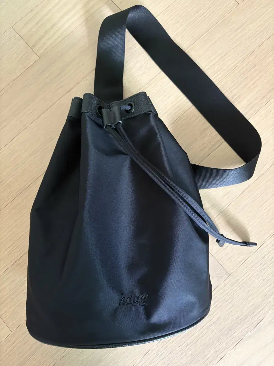 【新品】韓国ブランドhaag(ヘイグ) ダッフルバッグ BLACK 黒 新品】韓国ブランドhaag(ヘイグ) ダッフルバッグ BLACK 黒 haag